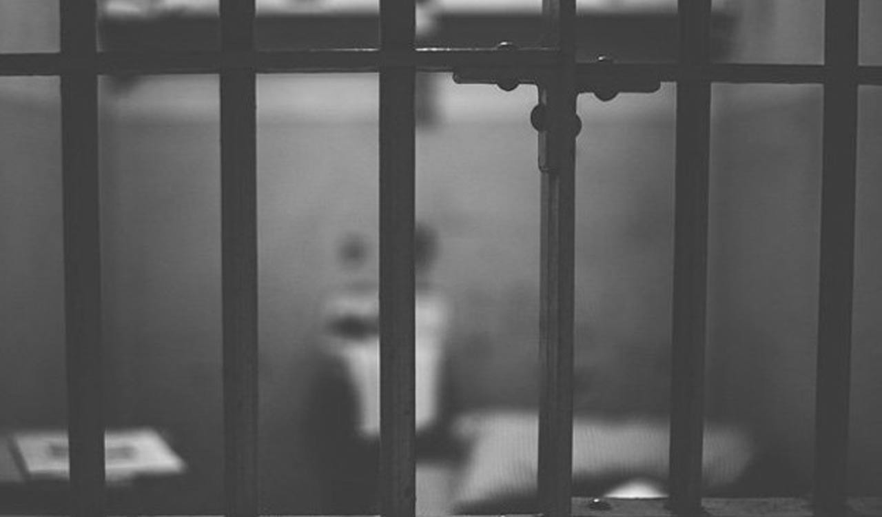 Eight convicted for assaulting cop in Adilabad