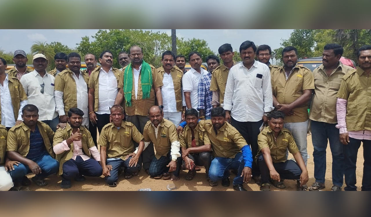 Khaki shirts distributed to auto rickshaw workers in Khammam