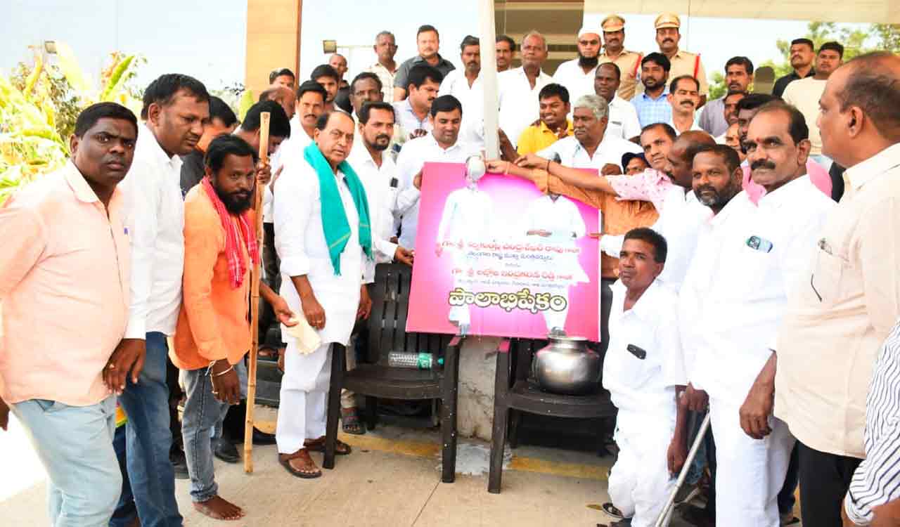 KCR is benefactor of differently-abled persons: Indrakaran