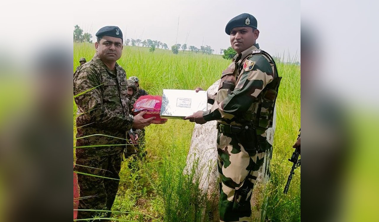 Sweets exchanged by BSF, Pakistan Rangers on Jammu border on Eid