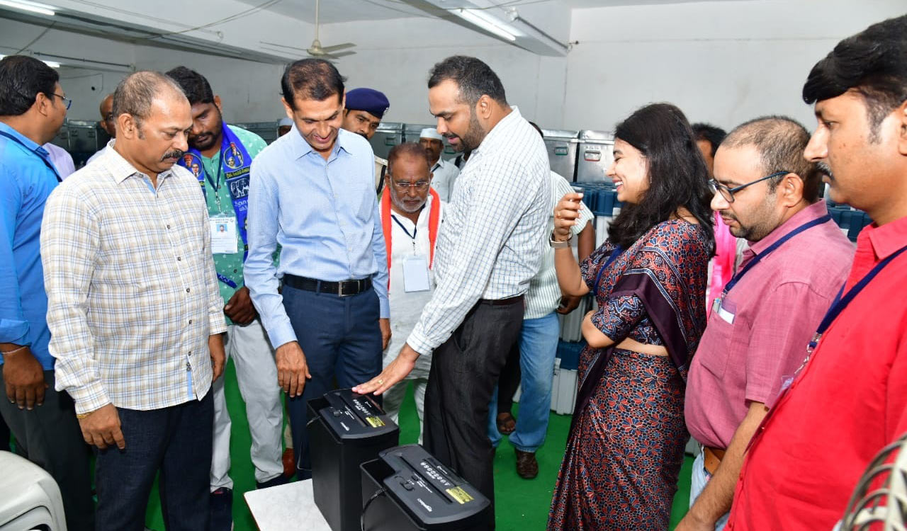 CEC EVM nodal officer praises election arrangements in Karimnagar