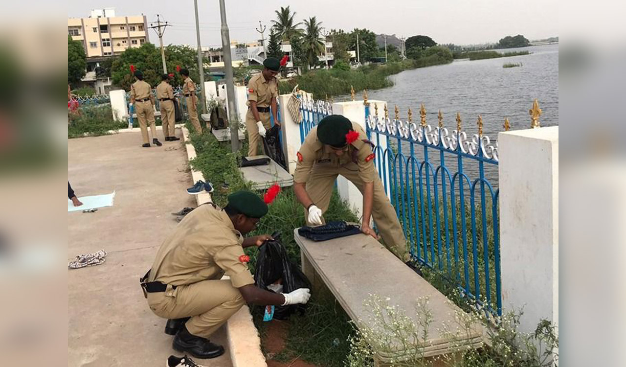 NITW NCC cadets conduct ‘Puneet Sagar Abhiyaan’ at Waddepally lake