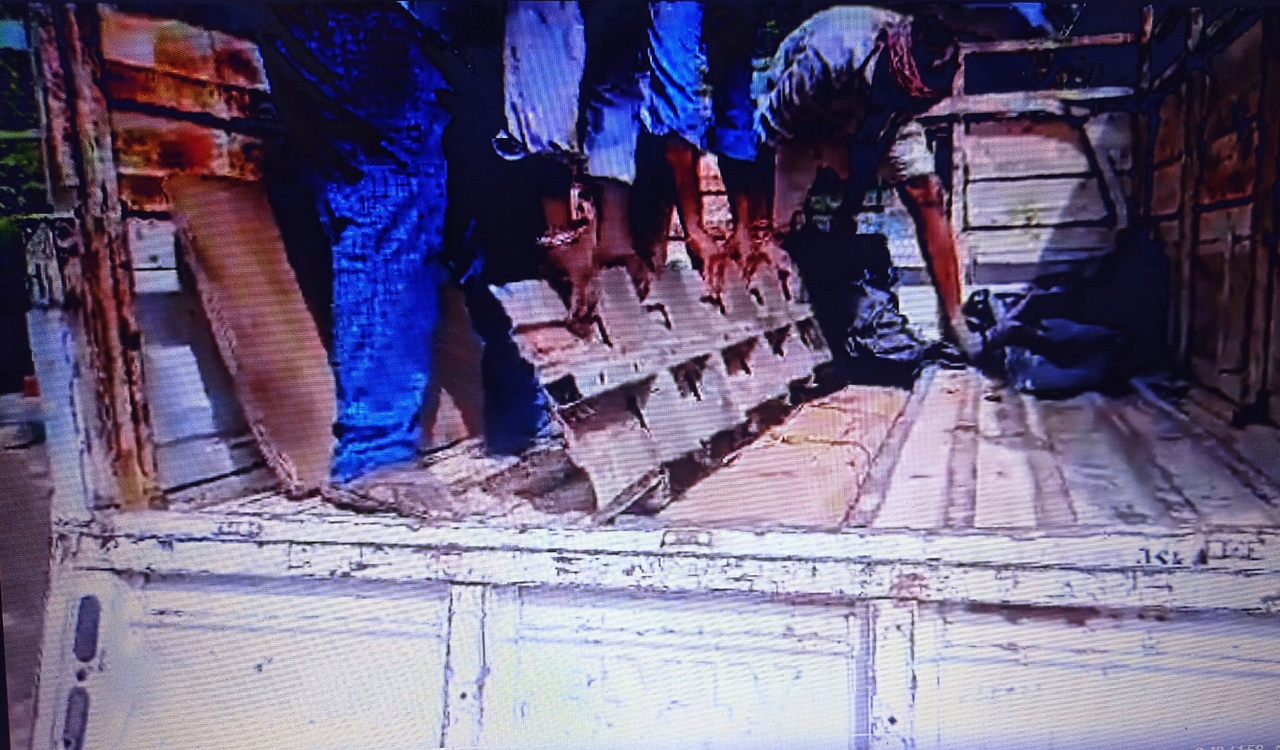 Inspired by film ‘Pushpa’, smugglers alter vehicles to transport teakwood in Telangana