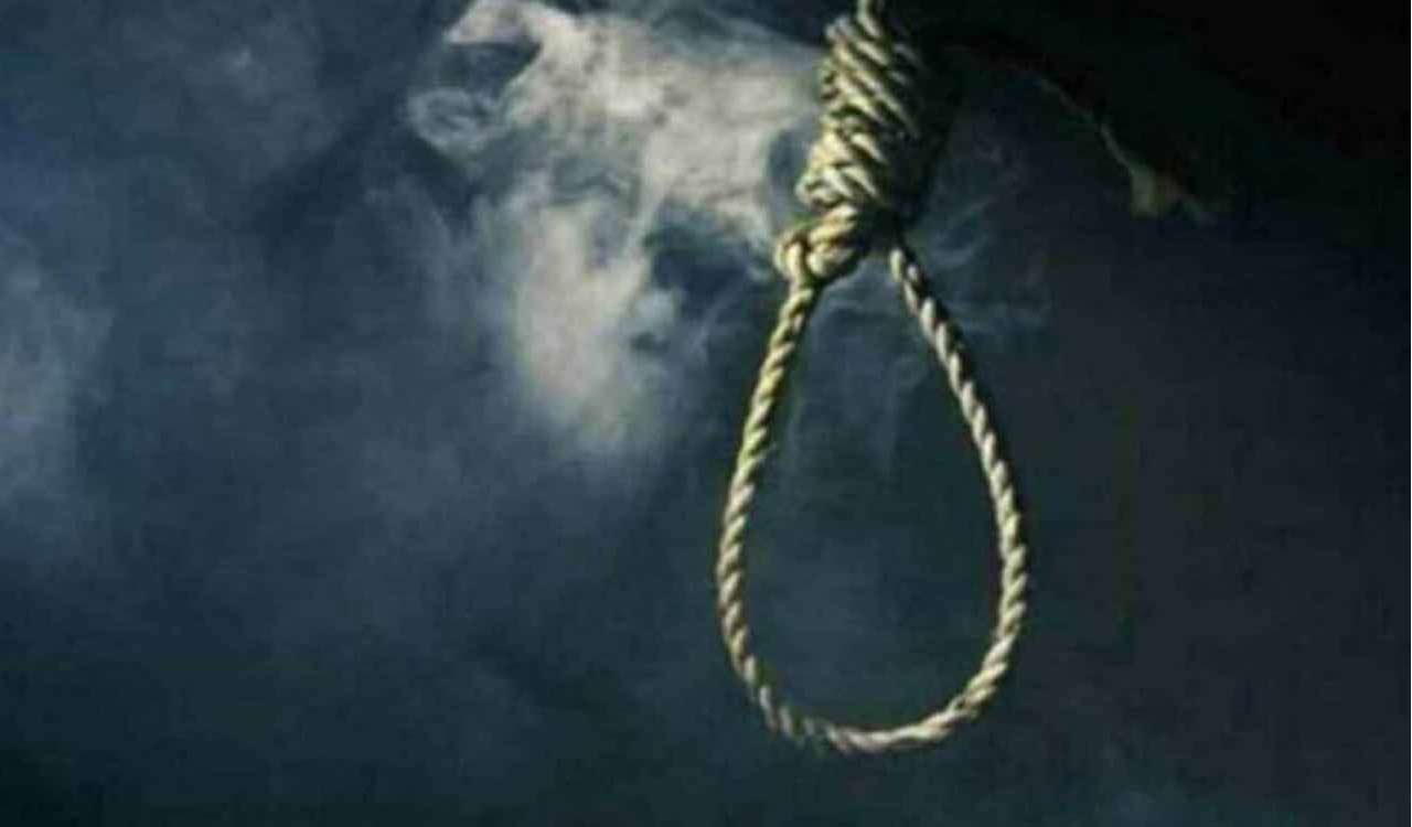 Youngster found hanging in Jagtial