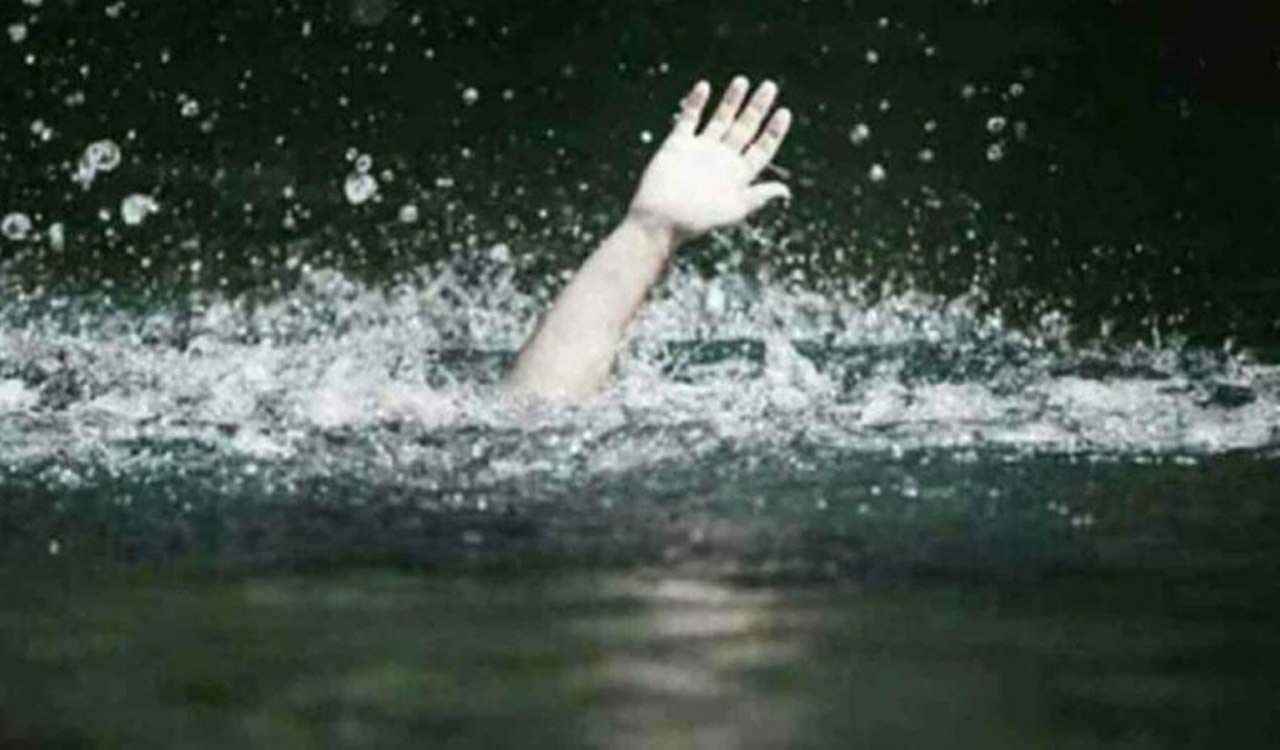 Engineering student drowns while clicking selfie in Hanamkonda