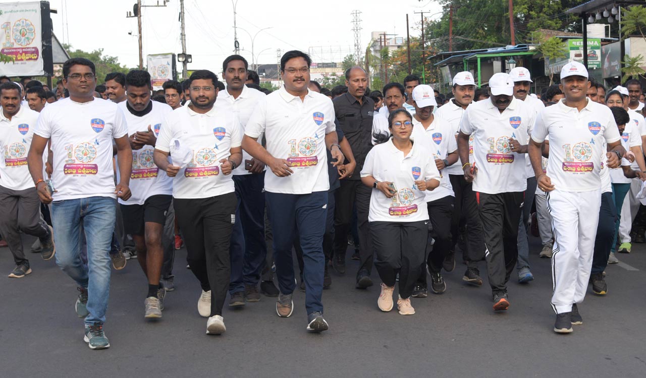 Districts in Telangana hold 2K run in view of Formation Day celebrations