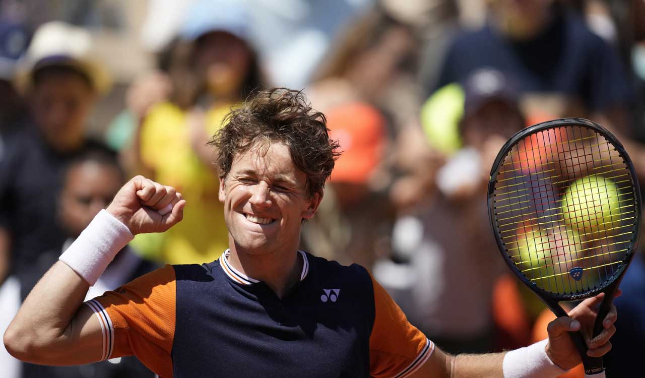 French Open: Ruud beats Zhizhen to seal his spot in fourth round