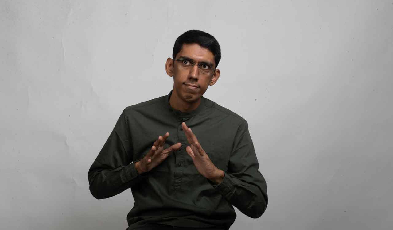 Hyderabadi standup comedian Saikiran Rayaprolu amuses his audience with ‘vegetarian’ giggles