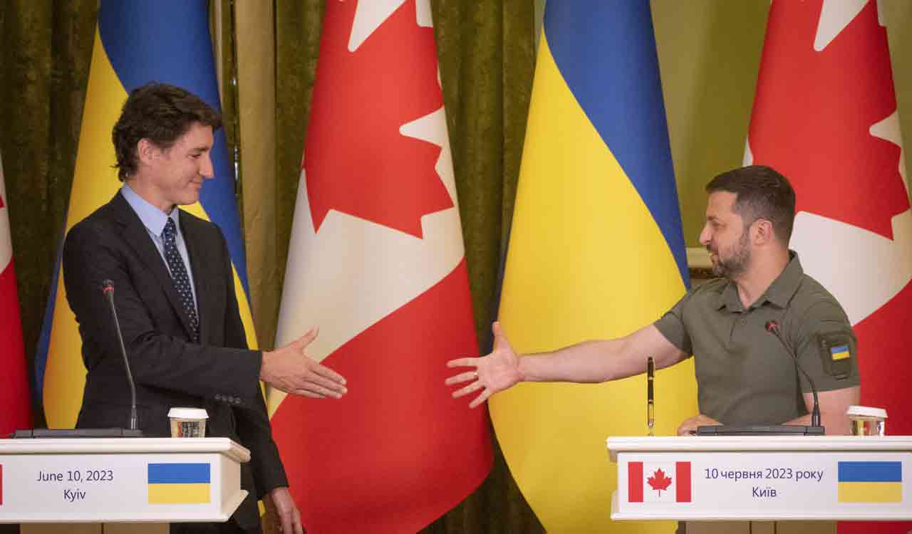 Zelenskyy says ‘counteroffensive, defensive actions’ taking place in Ukraine