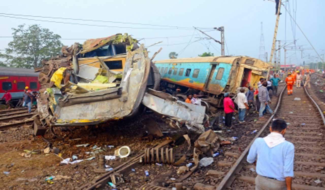 Before accident, Coromandel Express entered loop line, hit stationary goods train