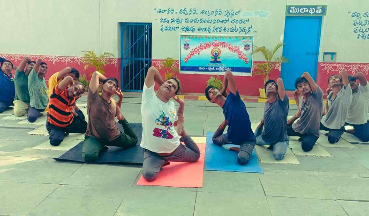 Mancherial: Inmates of Luxettipet sub-Jail celebrate International Yoga Day