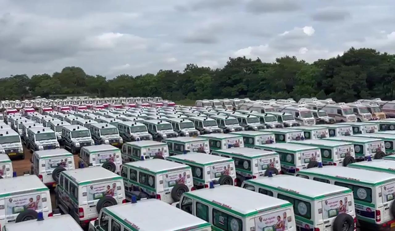 466 new 108 ambulances and 102 Amma Vodi vehicles to be launched on August 1