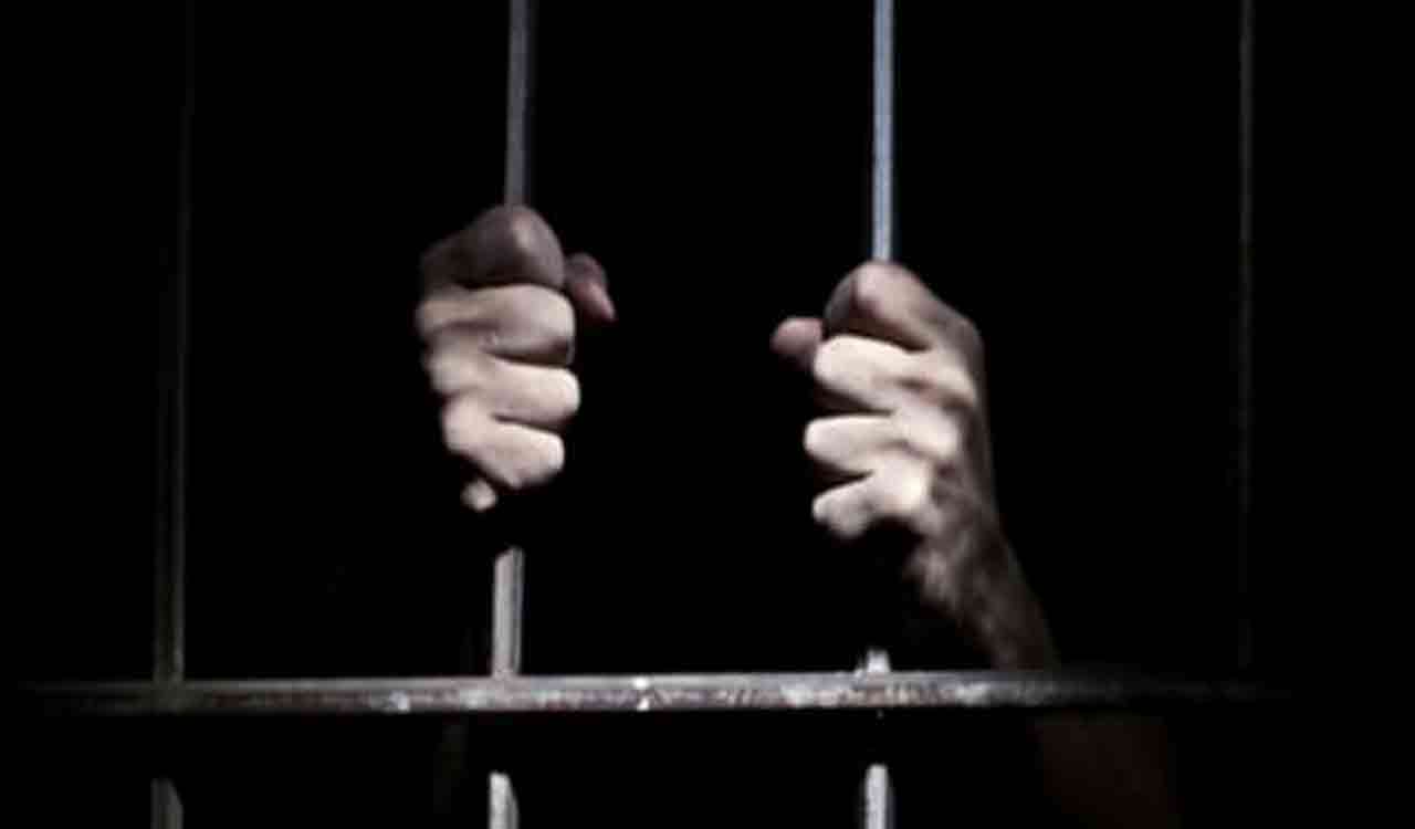 Released during pandemic, 43 prisoners from Lucknow jail go missing