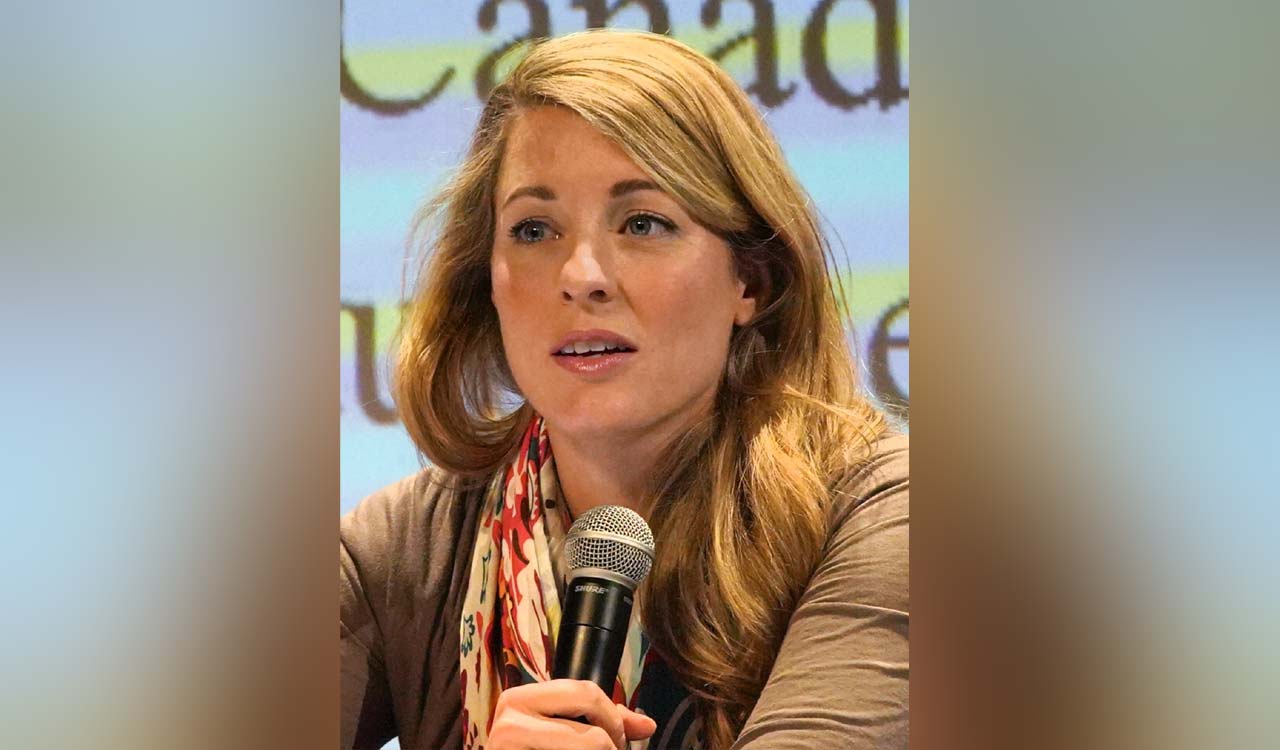 Canada announces new military and culture sanctions on Russia