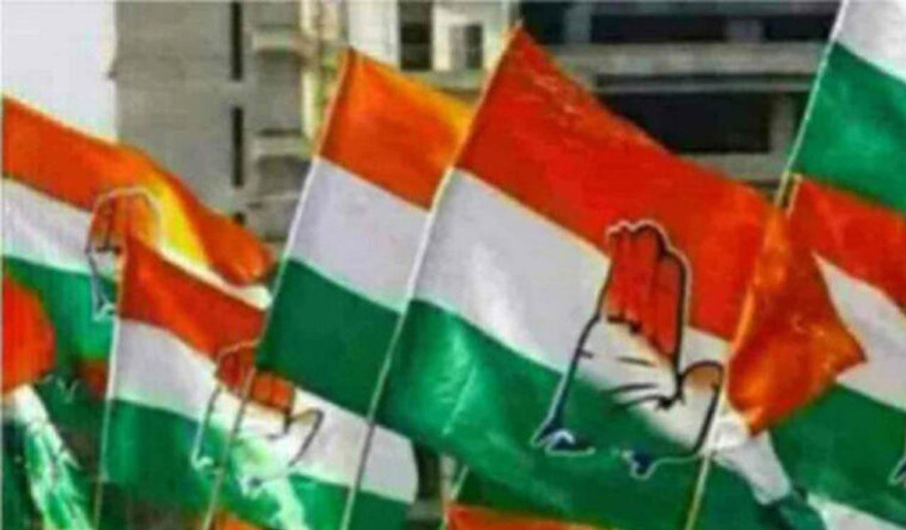 Congress workers clash at Munugode