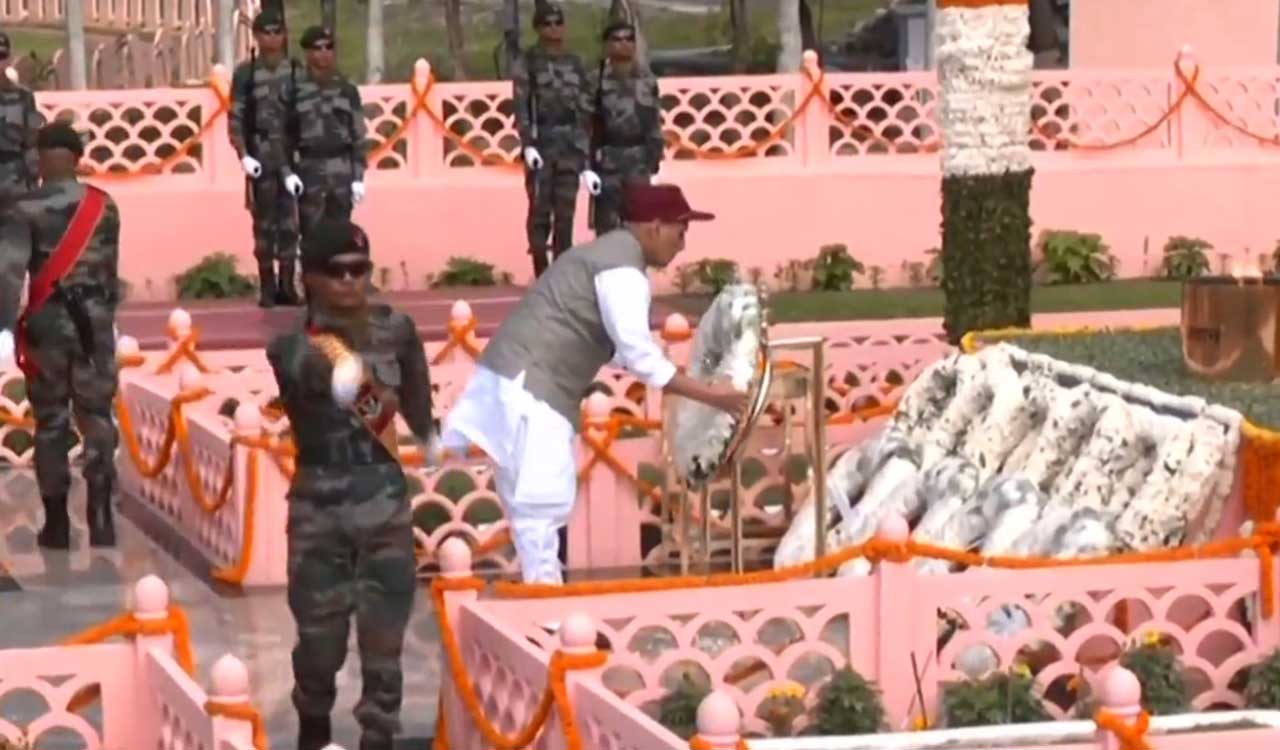 Defence Minister Rajnath Singh pays homage to Kargil war heroes