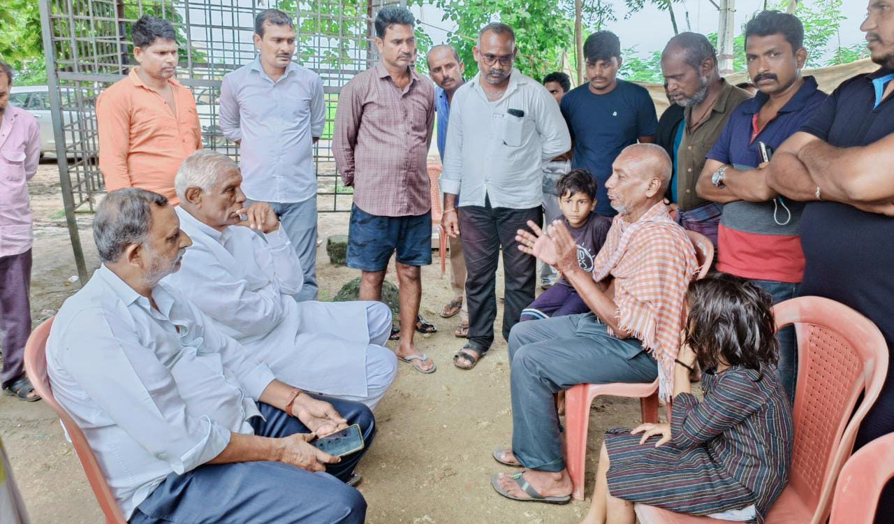 Mancherial MLA helps family of couple killed in road mishap