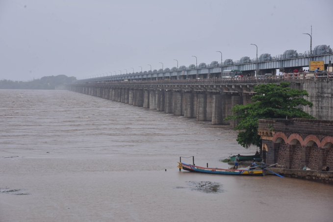 Andhra Pradesh: Second warning issued at Dowleswaram barrage