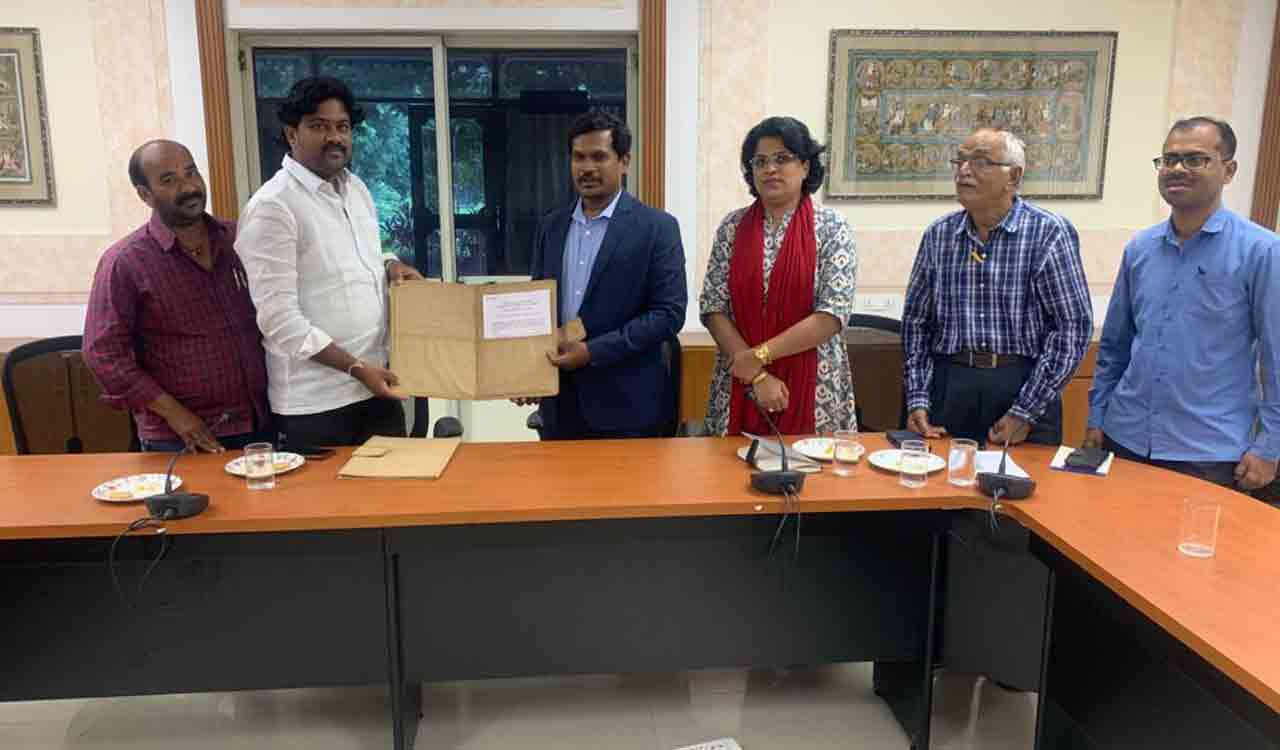 EPTRI, Siddipet Municipal Councillor sign MoU for cleaning up invasive species