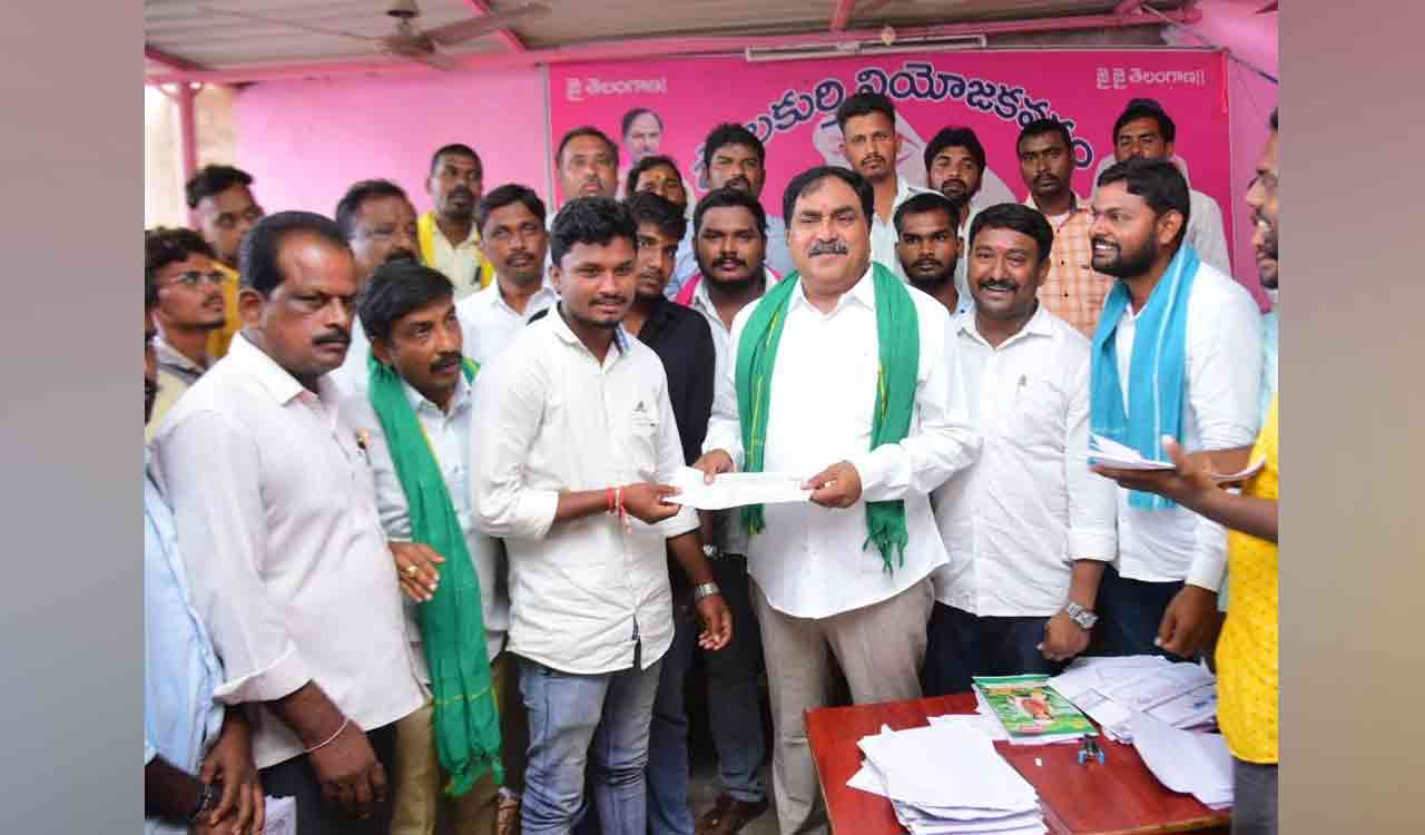 Errabelli Charitable Trust launches free driving licence mela in Palakurthi