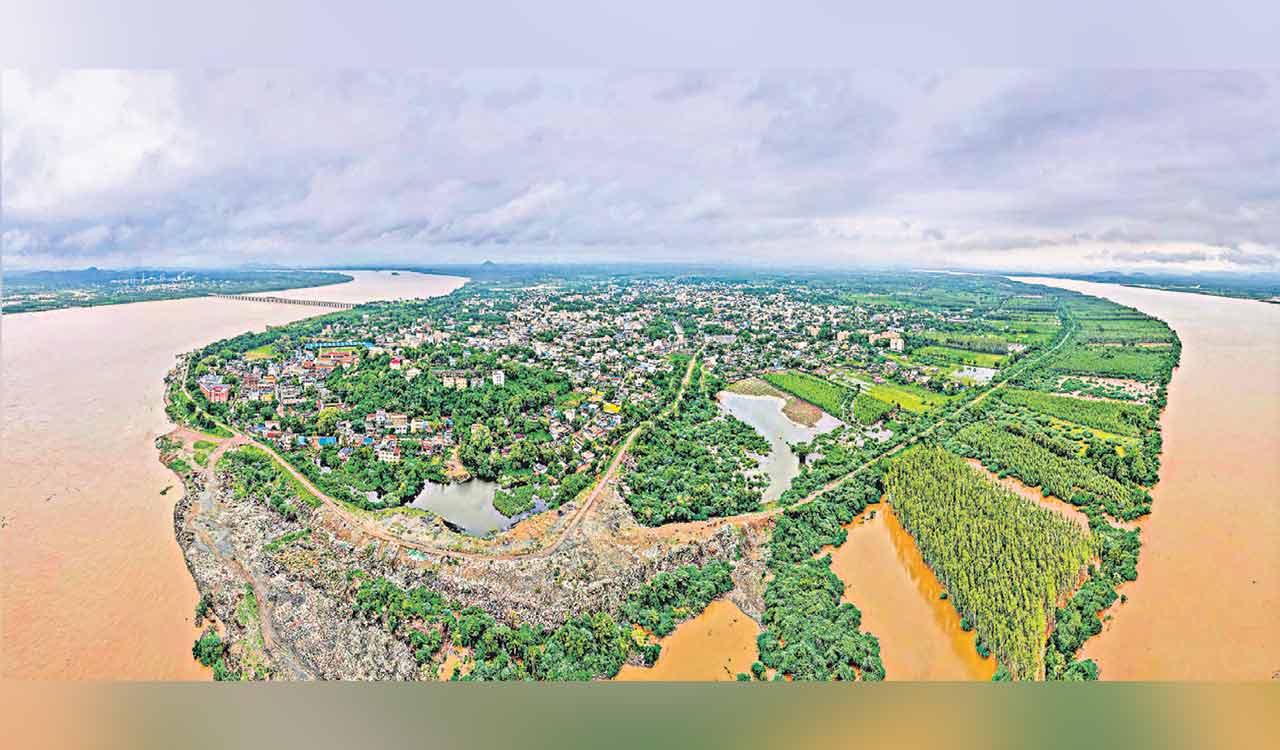 Telangana reels under flood impact, relief efforts intensified