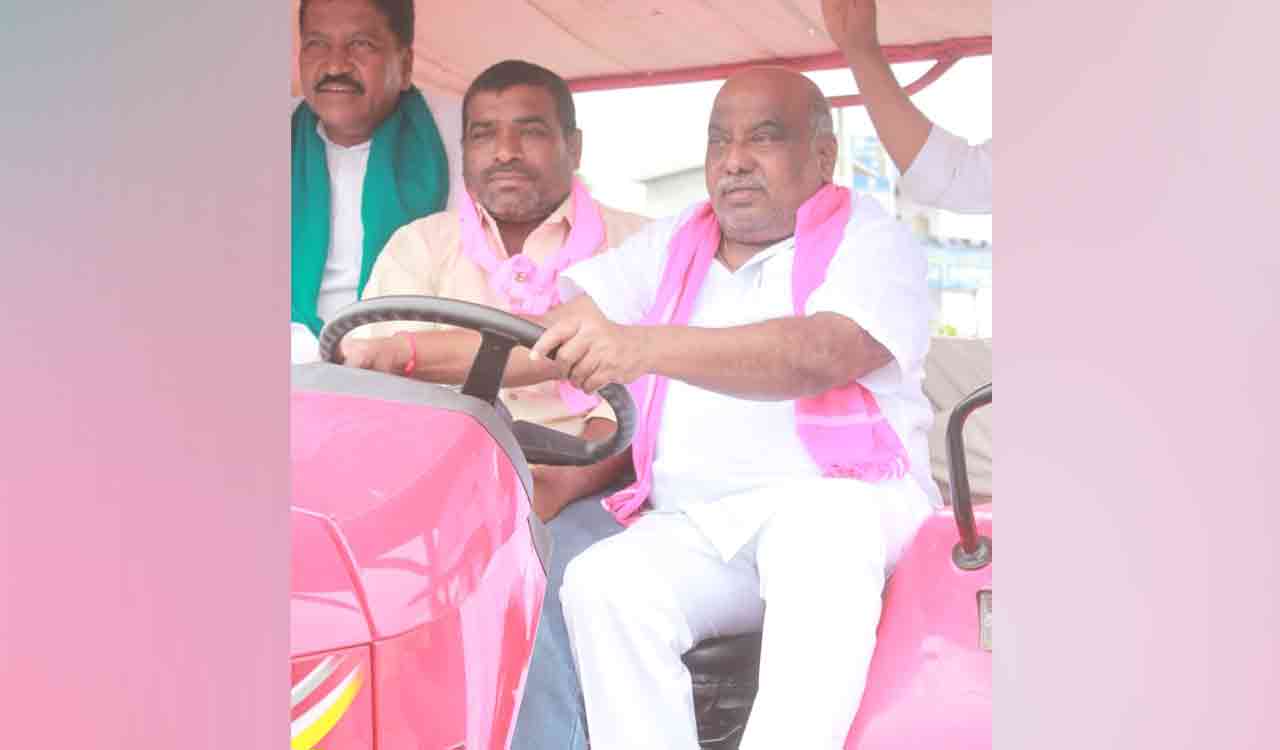 Farmers demand apology from Revanth in Adilabad