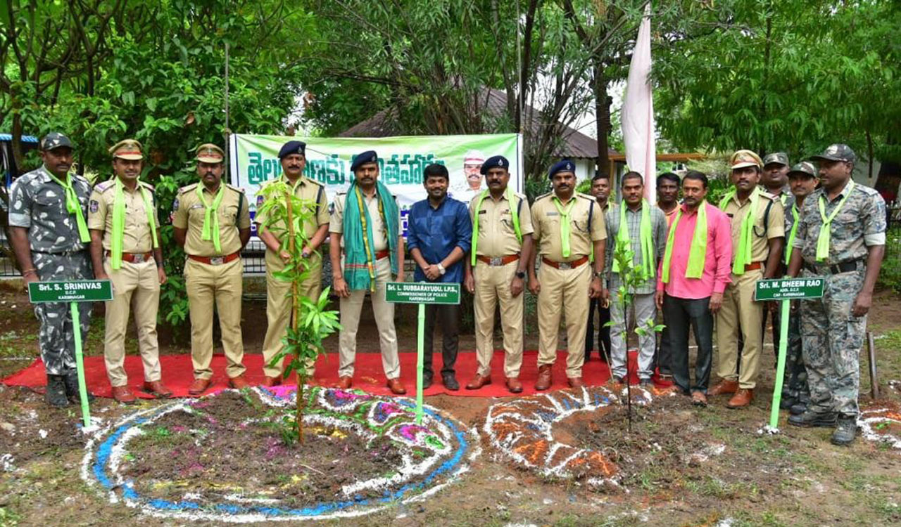 Karimnagar CP plants trees as part of Green India Challenge-Telangana Today