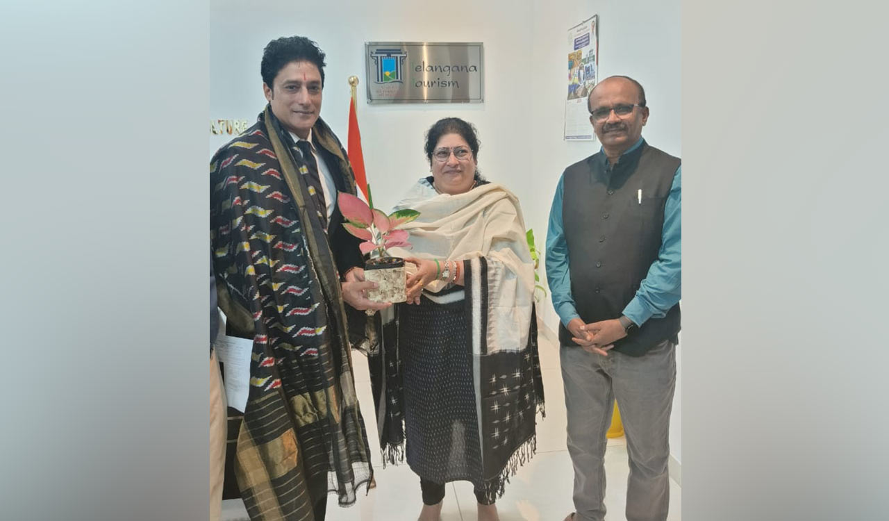 Telangana: Cricketer, actor Gagan Malik visits Buddhavanam