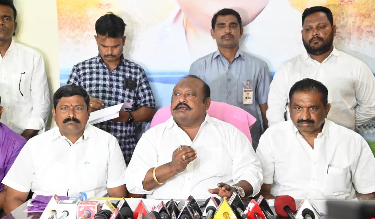 Gangula Kamalakar promises to develop dust free roads in Karimnagar