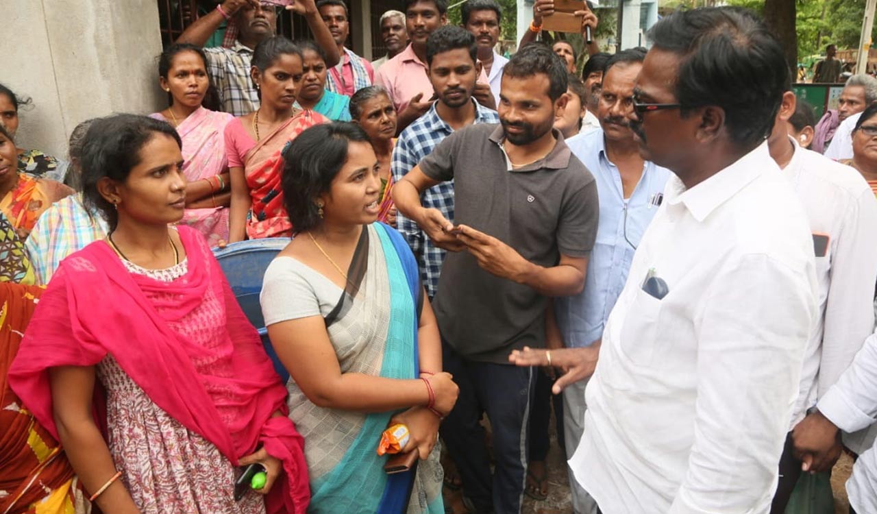 Godavari flowing over third warning level at Bhadrachalam, relief operations stepped up