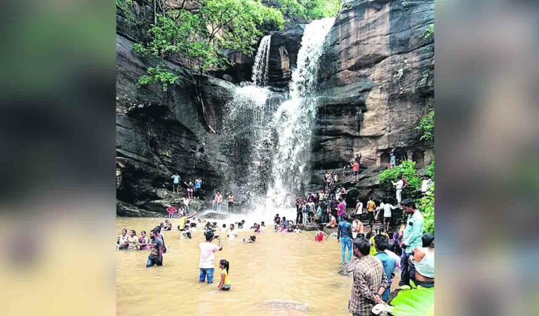 Gourigunda Waterfall