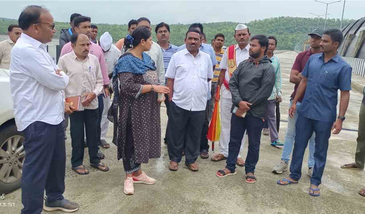 District Collector Ila Tripathi conducts inspection in wake of heavy rains forecast