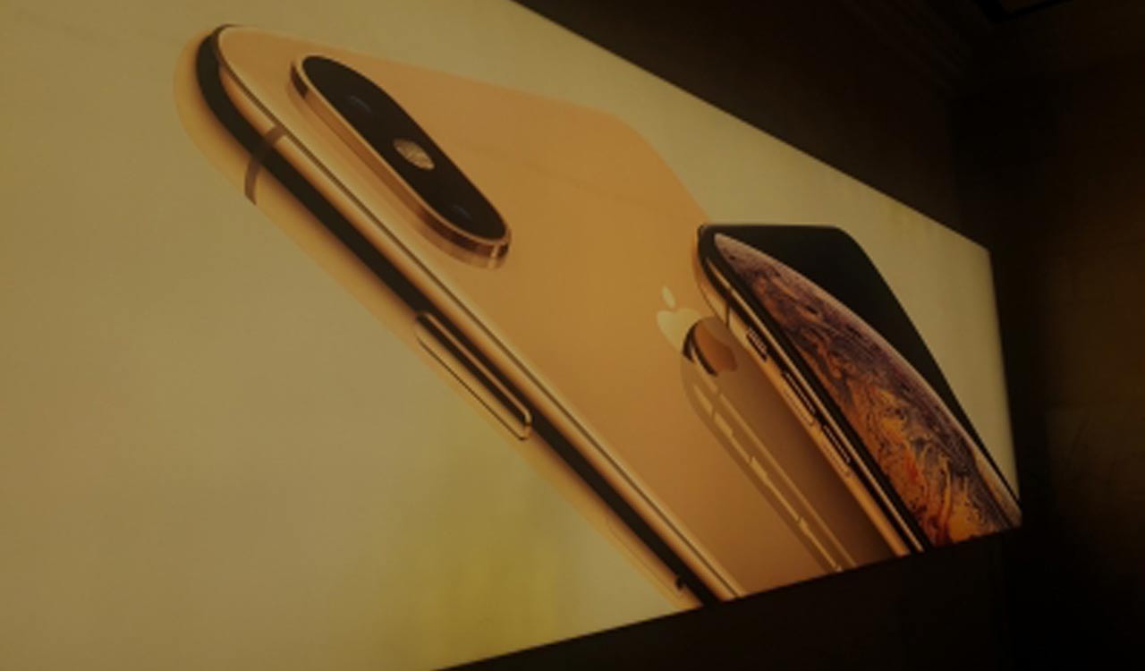 Russian officials barred from using iPhones