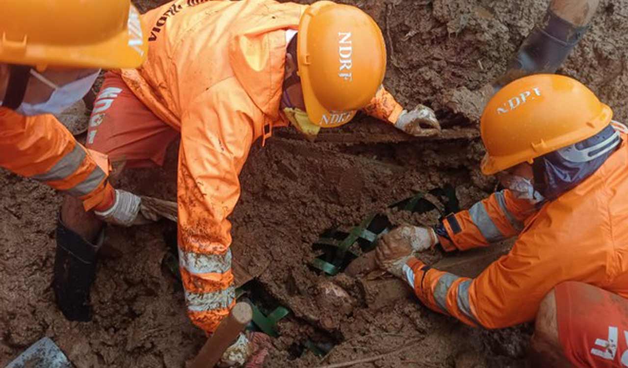 Death toll in landslide at Maharashtra village rises to 25