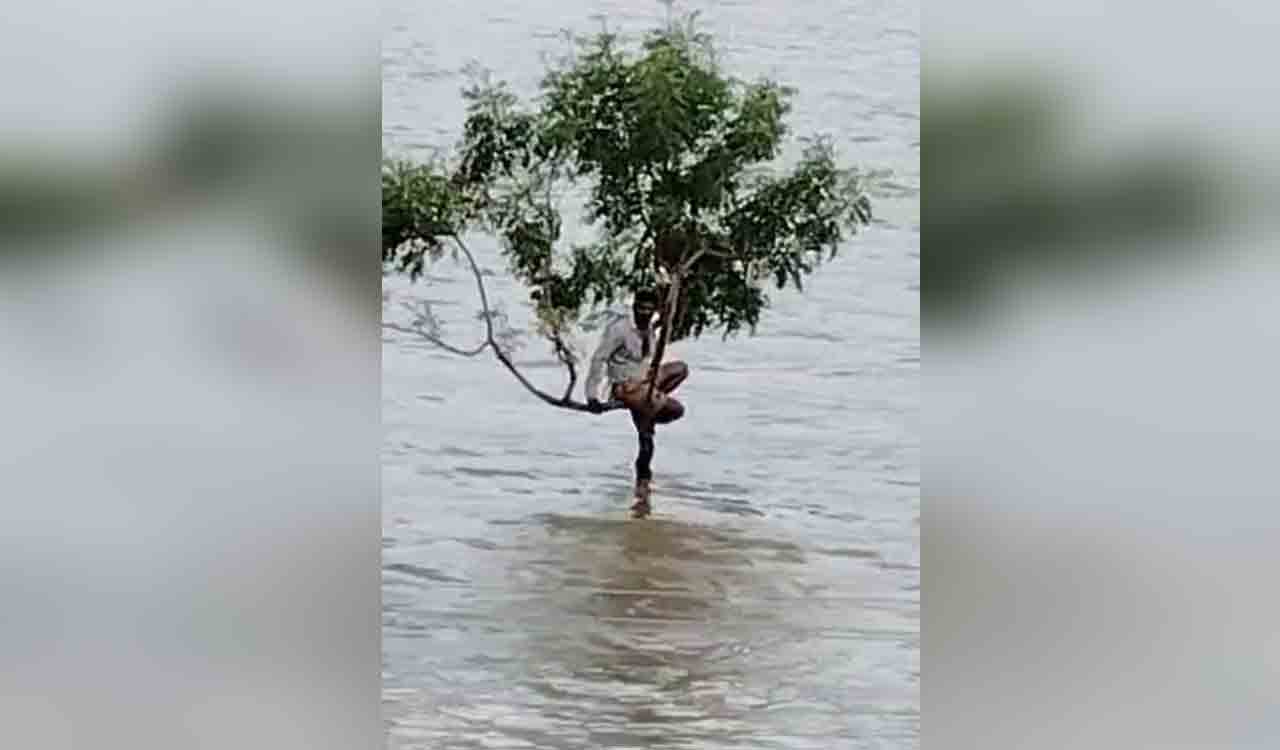 Man washed away in Munneru in Khammam