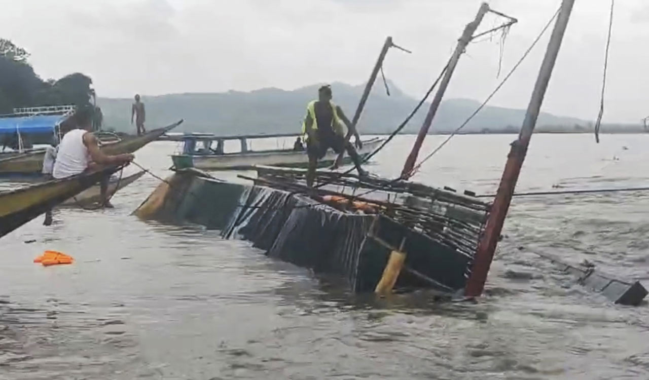 21 dead as passenger boat overturns in Philippines, 40 rescued