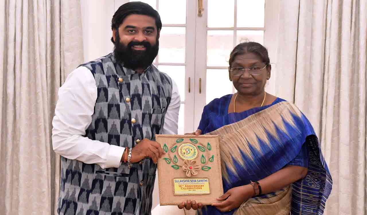 President appreciates Sulakshya Seva Samithi founder