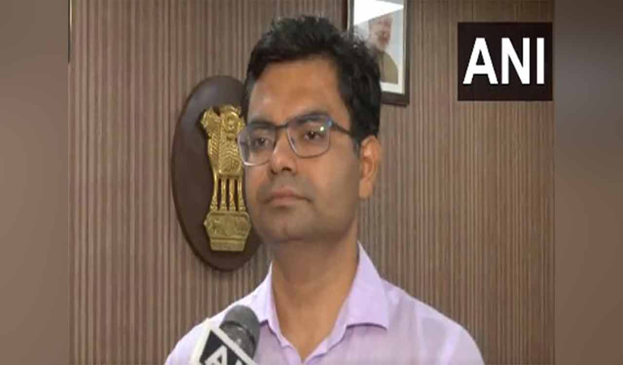 RPF constable arrested after Mumbai train shooting incident