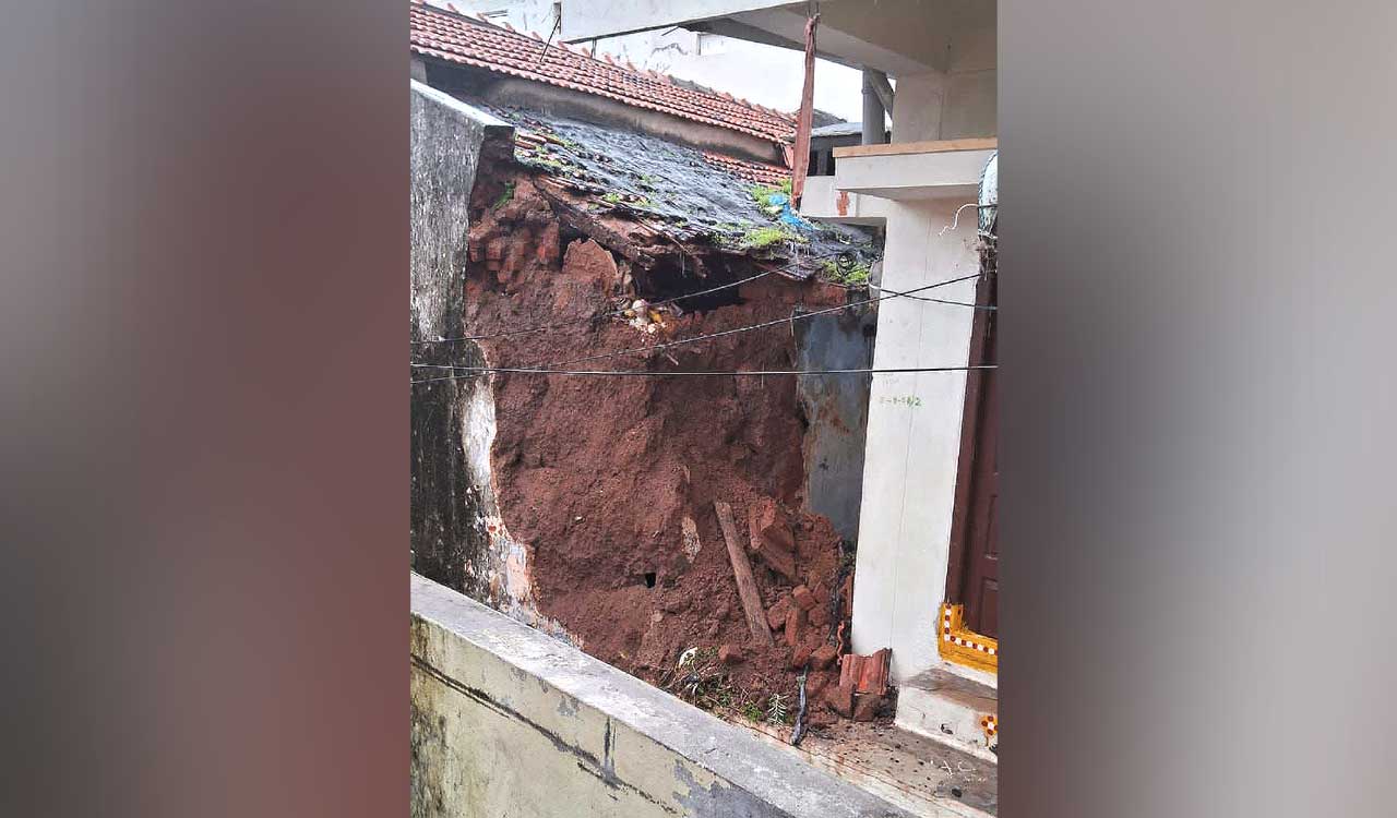 Rains: Houses damaged at several places in Yadadri-Bhongir