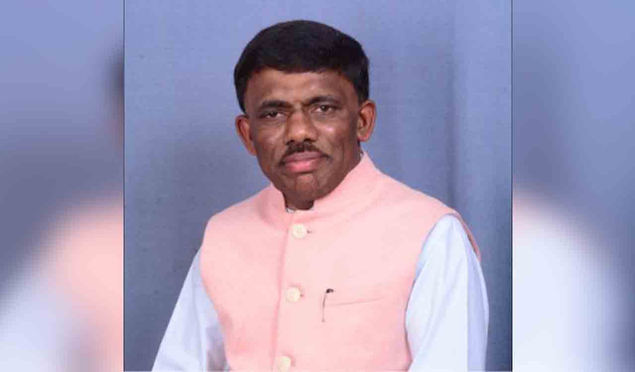 Speaker of Goa reprimands social activists and media for commenting on legislators