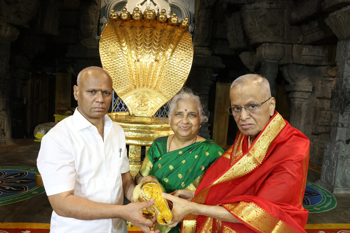 Sudha Narayanamurthy donates golden Abhisheka Shankam to TTD