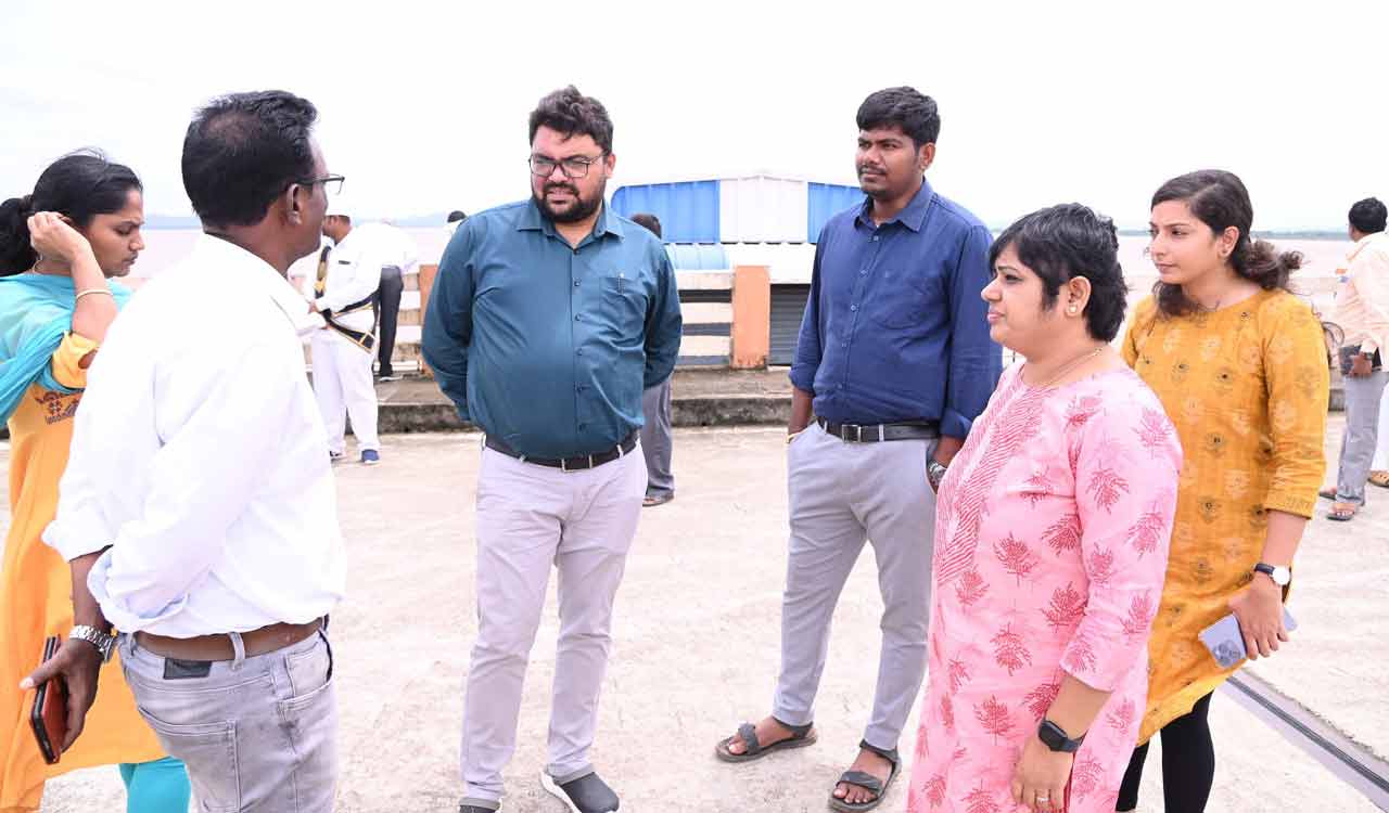 Bharati Hollikeri inspects flood relief measures in Mancherial