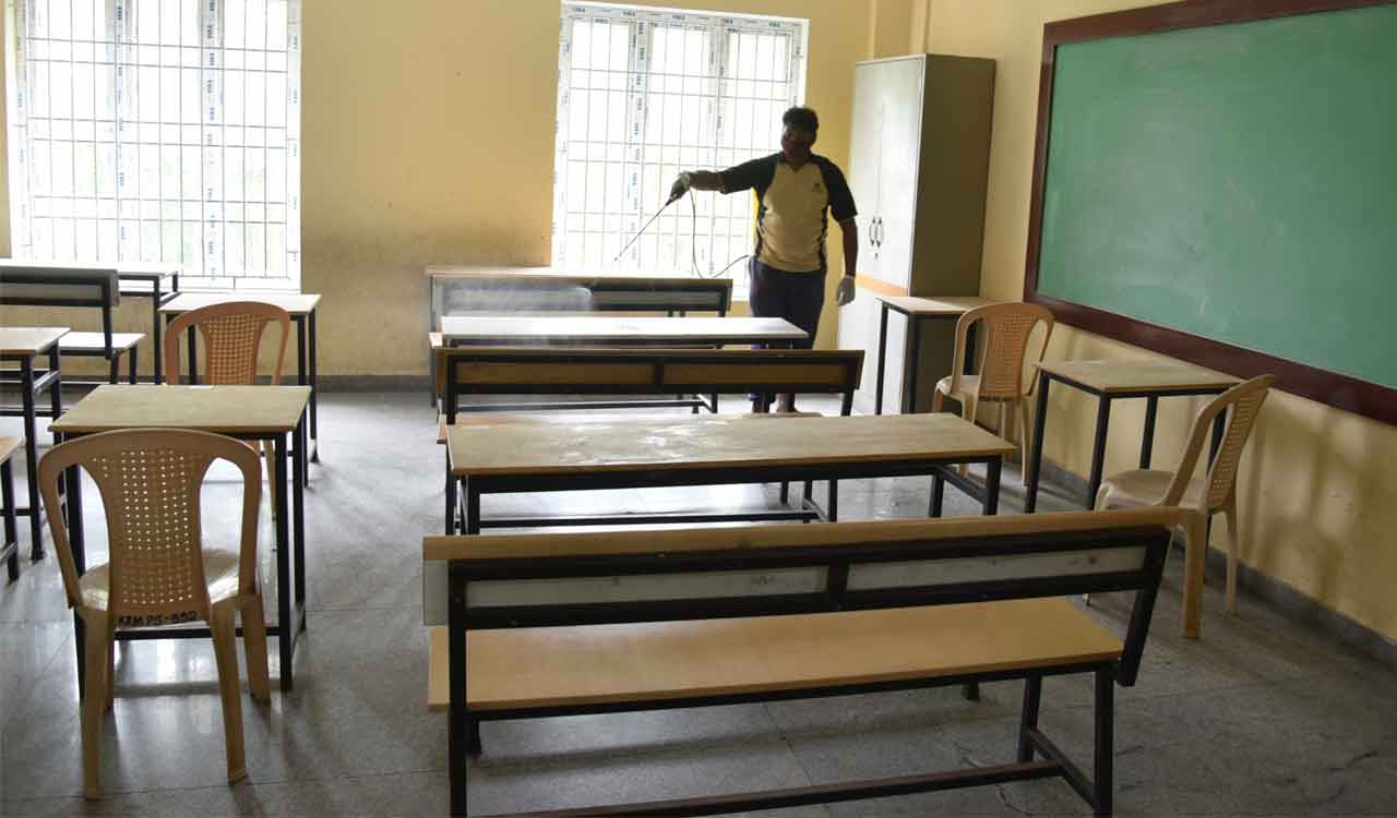 Uttar Pradesh: School headmaster suspended for sleeping naked in front of students