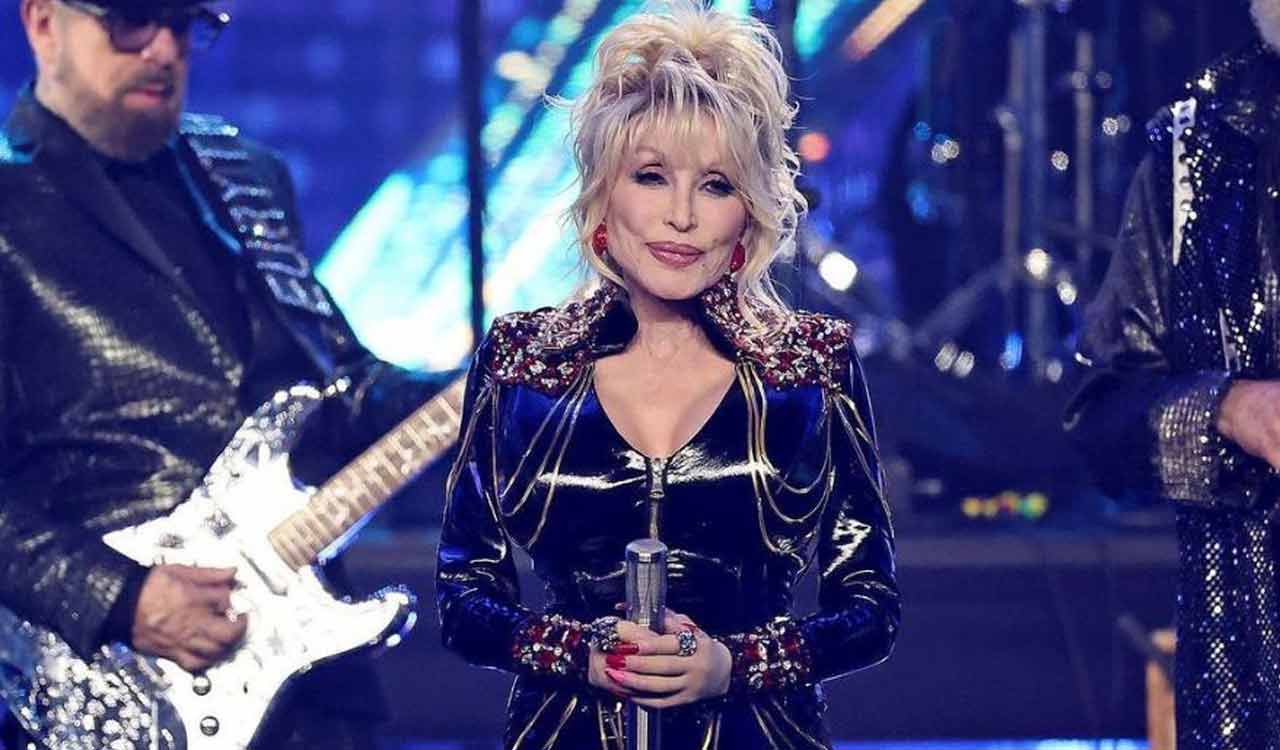 Dolly Parton says she would rather drop dead on stage than retire ...