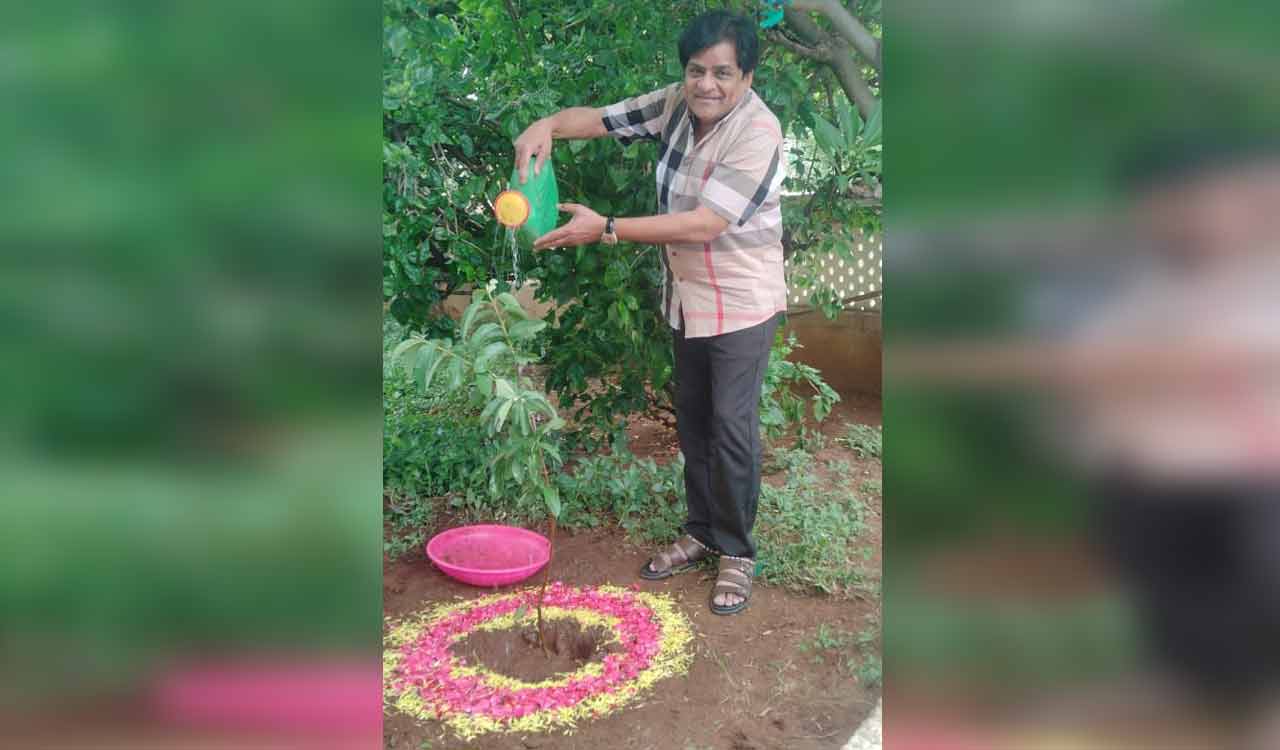 Ali extends birthday wishes to KTR, takes part in GIC