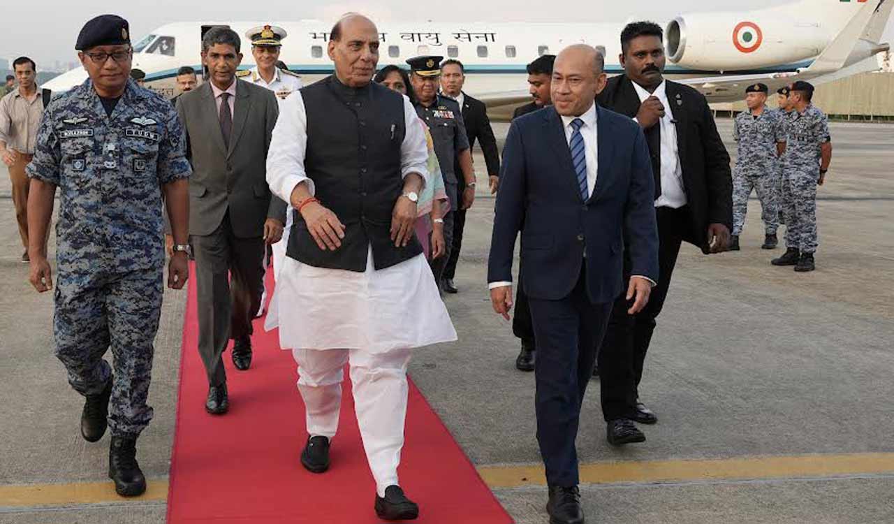 Malaysia: Rajnath Singh receives rousing welcome from Indian diaspora