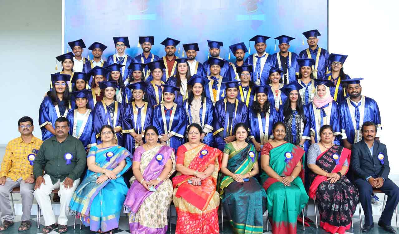 Apollo Institute of Hospital Administration felicitates students