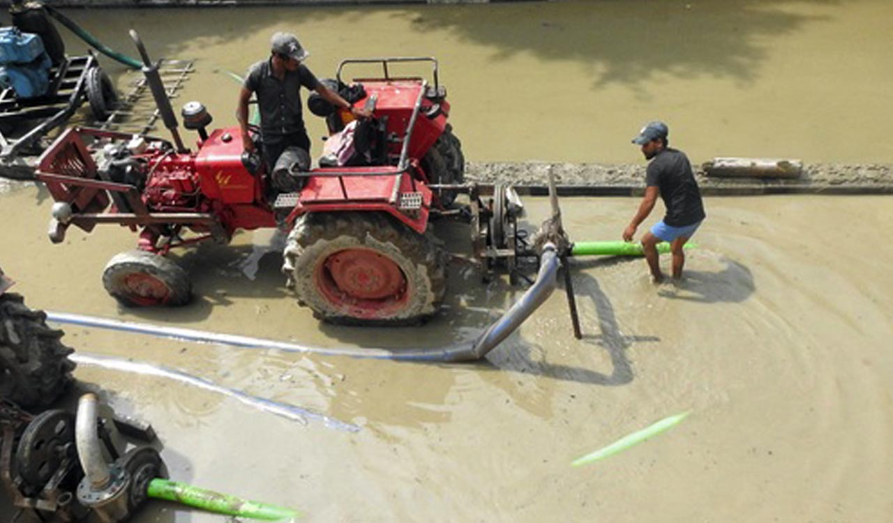 Alert issued as 2.9L cusec water released into Yamuna river