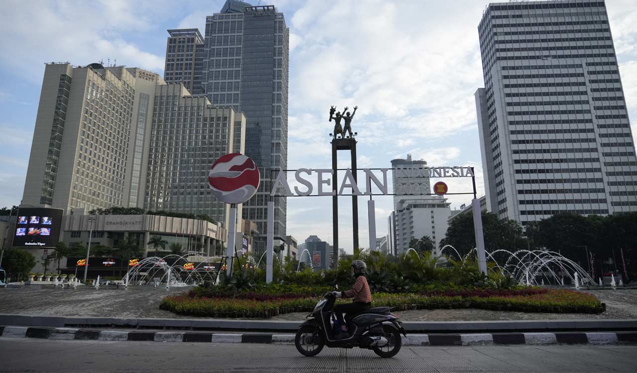 Myanmar violence, sea disputes to dominate ASEAN talks joined by US, Russian and Chinese envoys