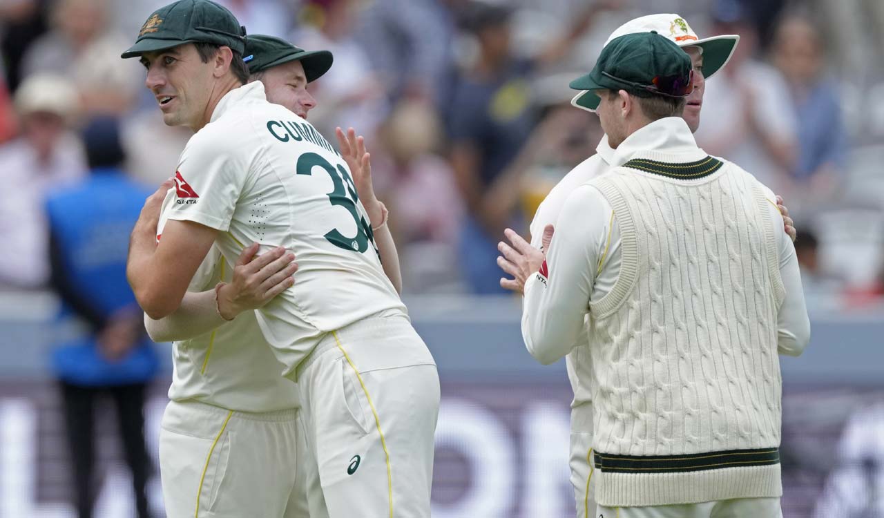 Australia survives Stokes assault to win 2nd Ashes test by 43 runs